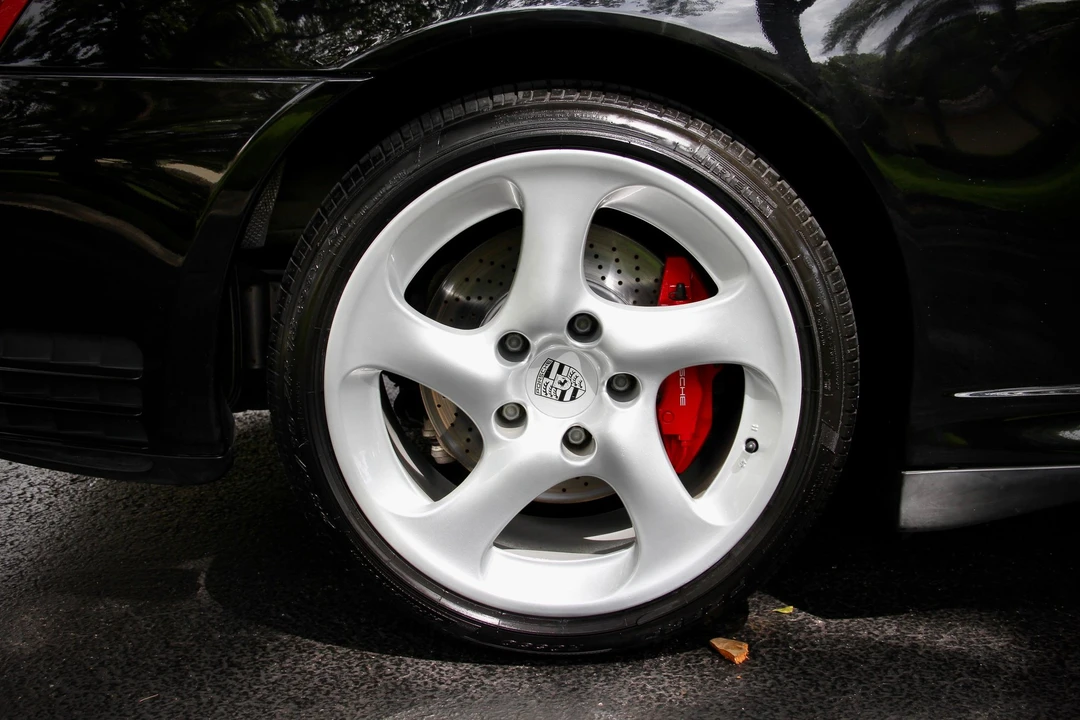 2002 Porsche 996 Carrera 4S - Image 15 of 31