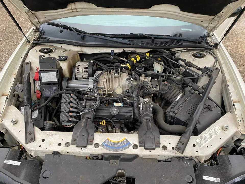 2004 Chevrolet Monte Carlo 6th Gen - Image 10 of 17