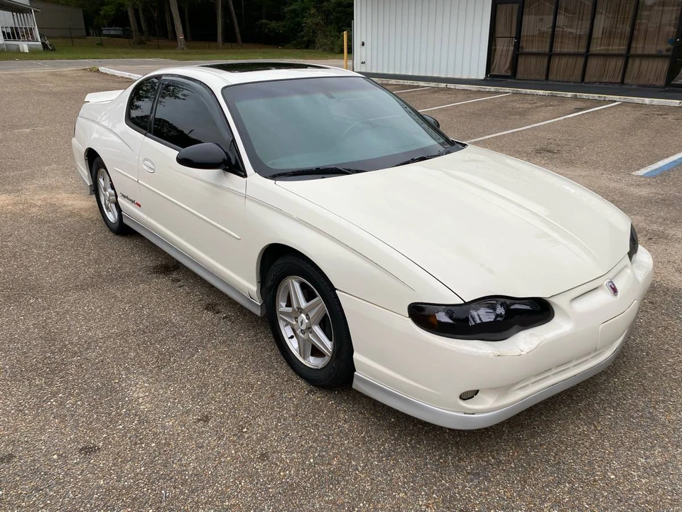 2004 Chevrolet Monte Carlo 6th Gen - Image 2 of 17