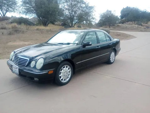 2000 Mercedes-Benz E320 Base Edition