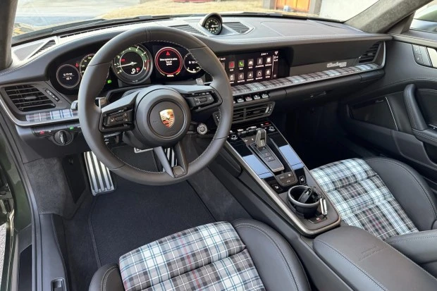 2025 Porsche 992 Turbo - Image 7 of 9