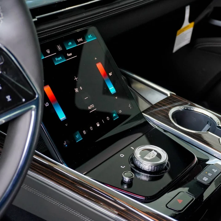 2026 Cadillac Escalade 5th Gen - Image 5 of 8