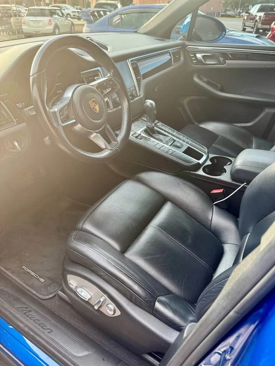 2017 Porsche Macan - Image 6 of 8