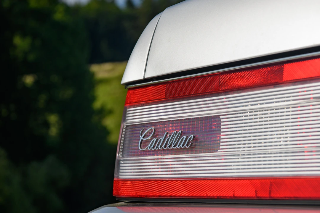 1987 Cadillac Allante - Image 11 of 28
