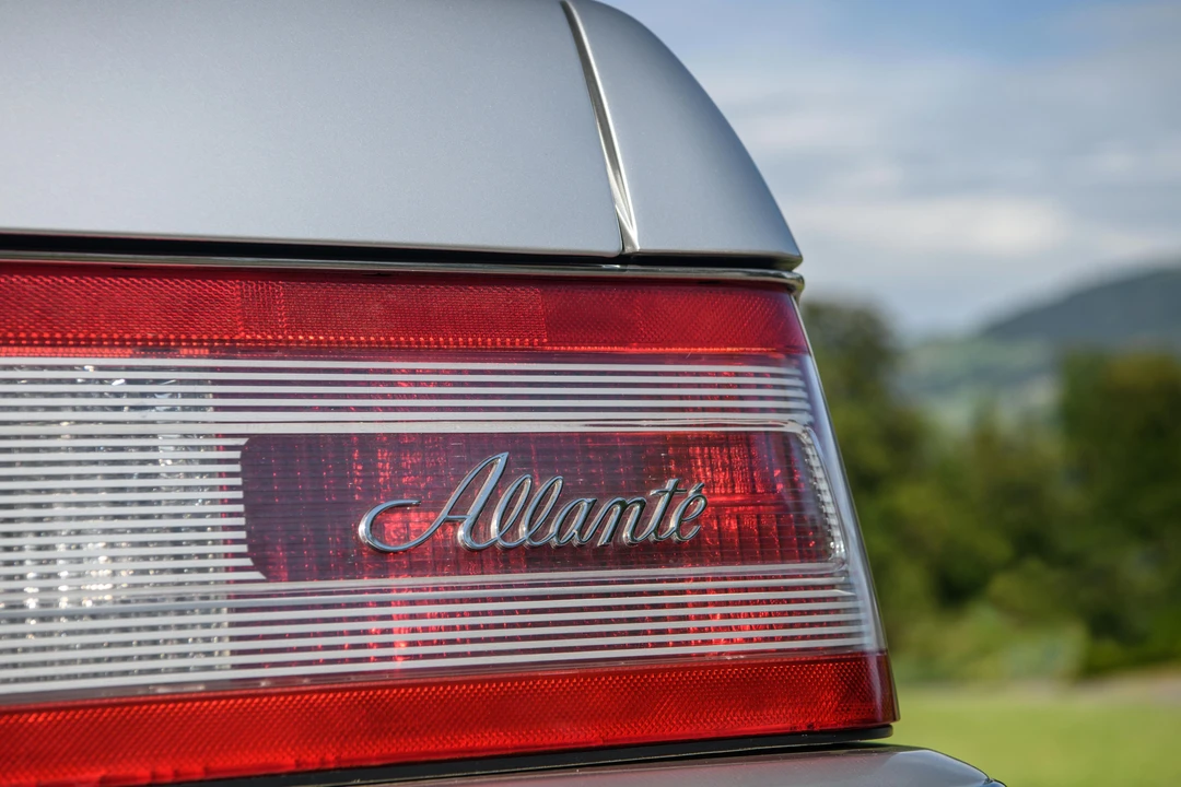 1987 Cadillac Allante - Image 12 of 28