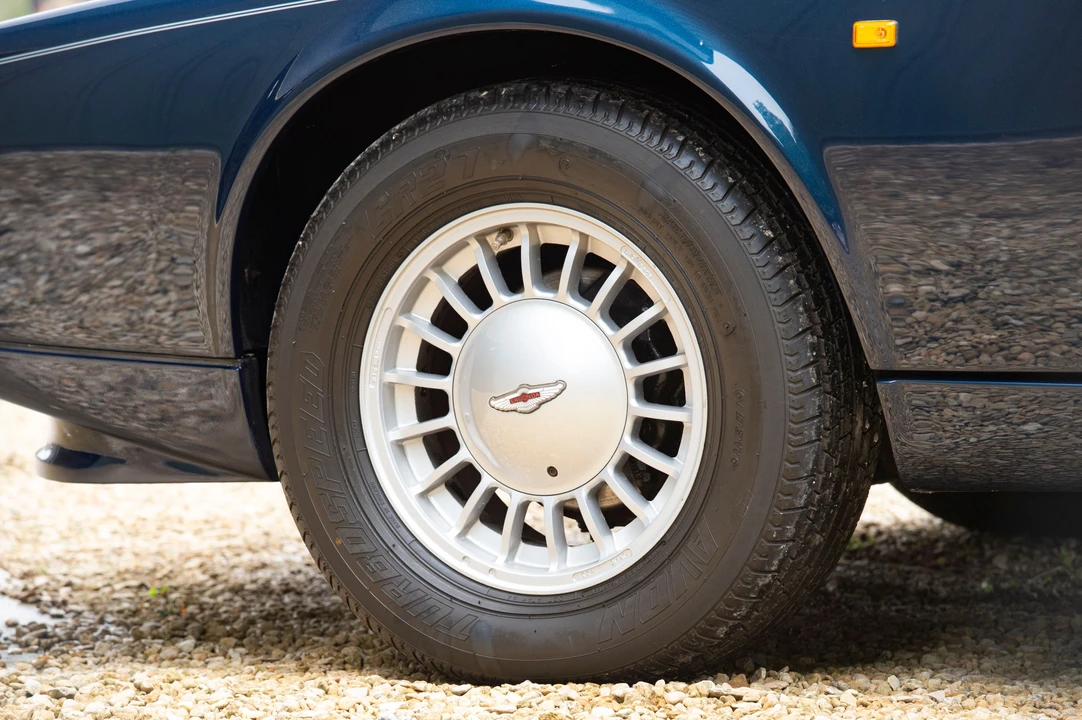 1991 Aston Martin Lagonda - Image 2 of 19