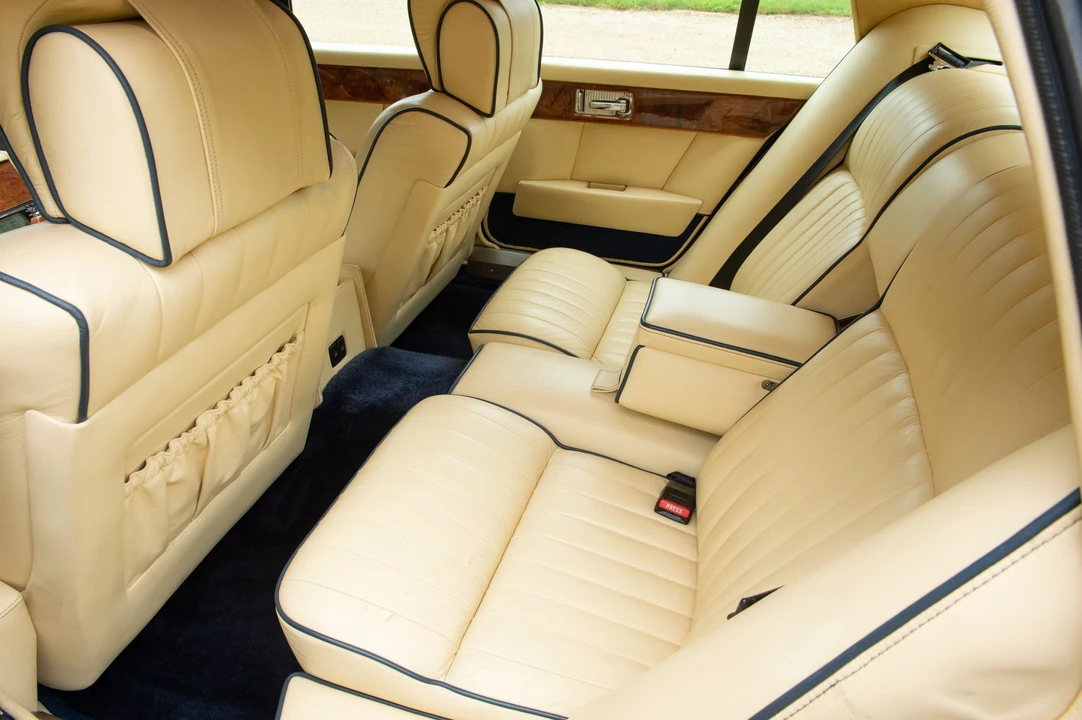 1991 Aston Martin Lagonda - Image 9 of 19