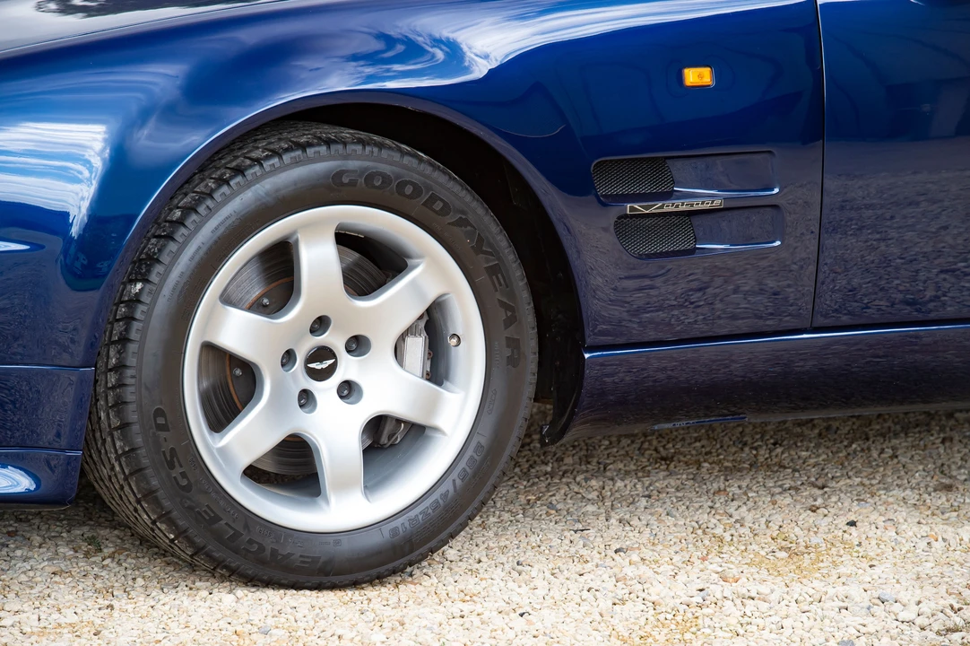 1998 Aston Martin Vantage (1993-2000) - Image 11 of 19