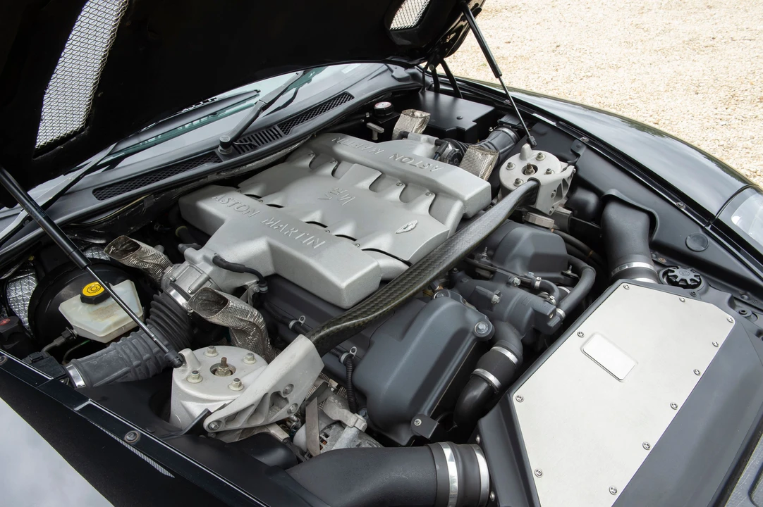 2005 Aston Martin Vanquish 1st Gen - Image 19 of 23