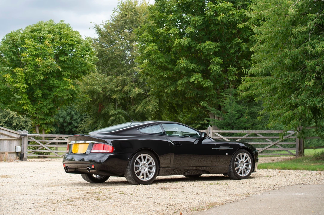 2005 Aston Martin Vanquish 1st Gen - Image 21 of 23