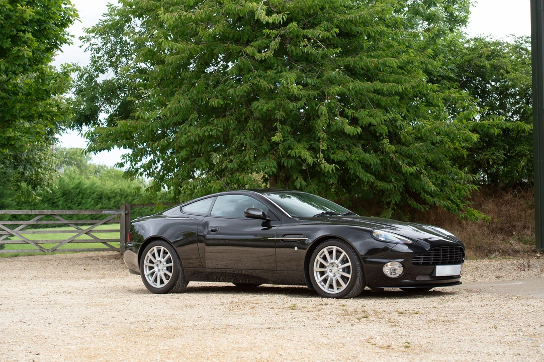 2005 Aston Martin Vanquish 1st Gen - Image 22 of 23