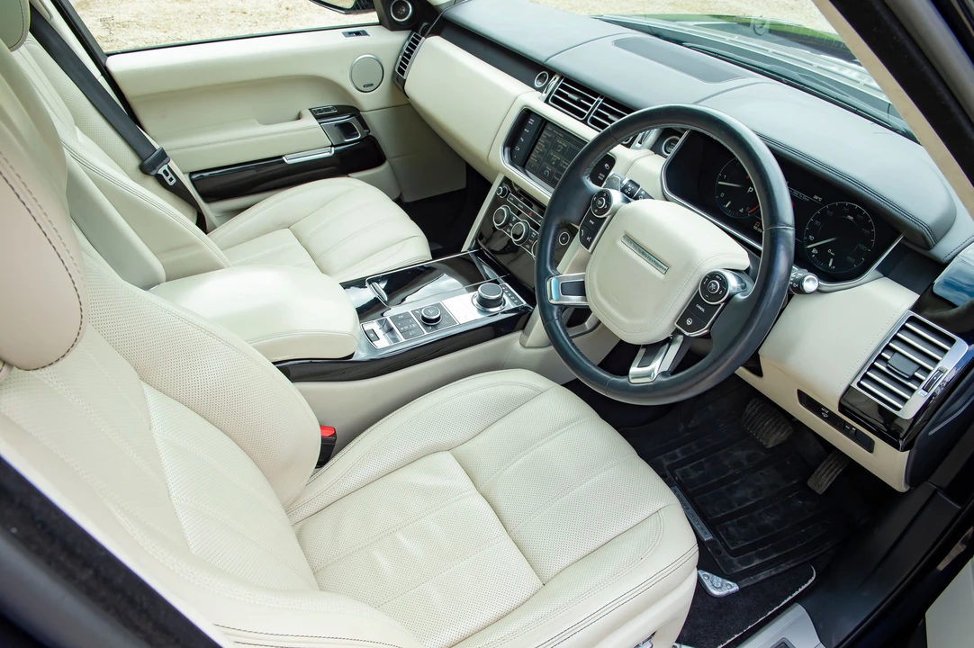 2015 Land Rover Range Rover L405 - Image 5 of 10