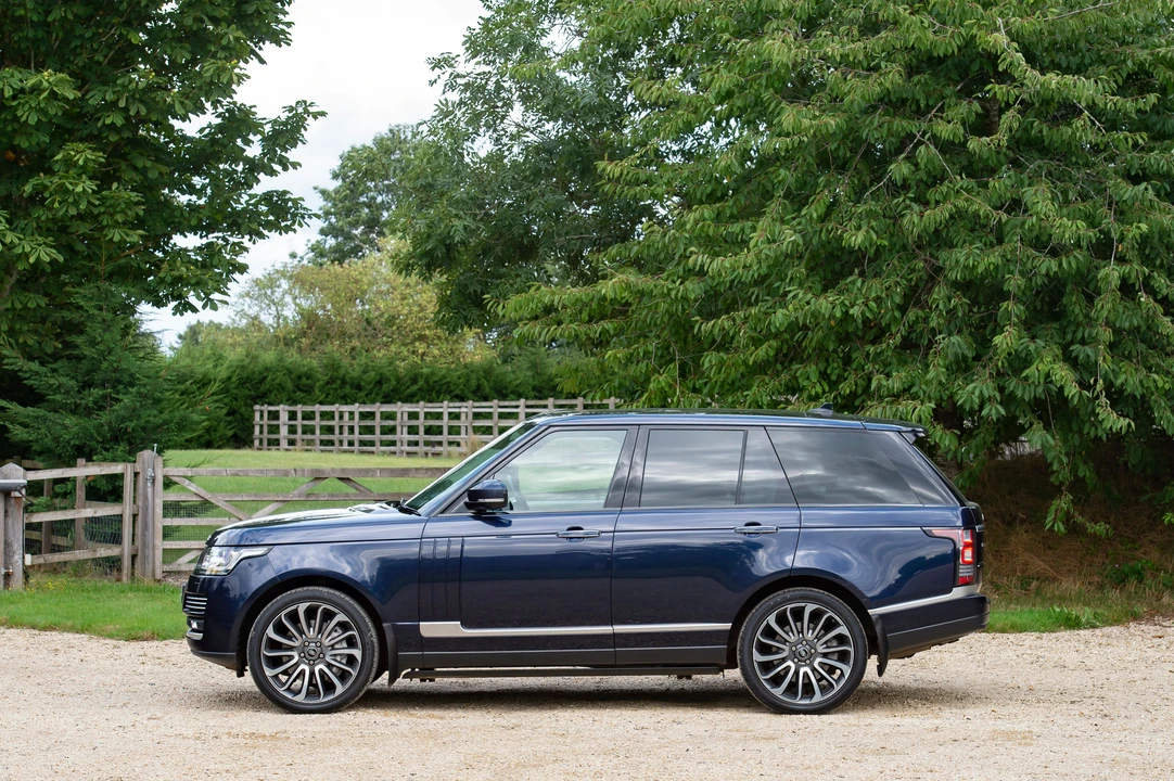 2015 Land Rover Range Rover L405 - Image 9 of 10