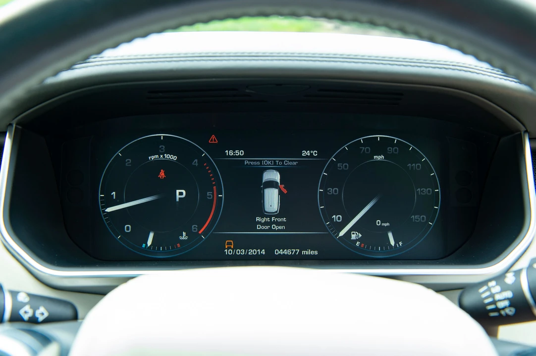 2015 Land Rover Range Rover L405 - Image 4 of 10
