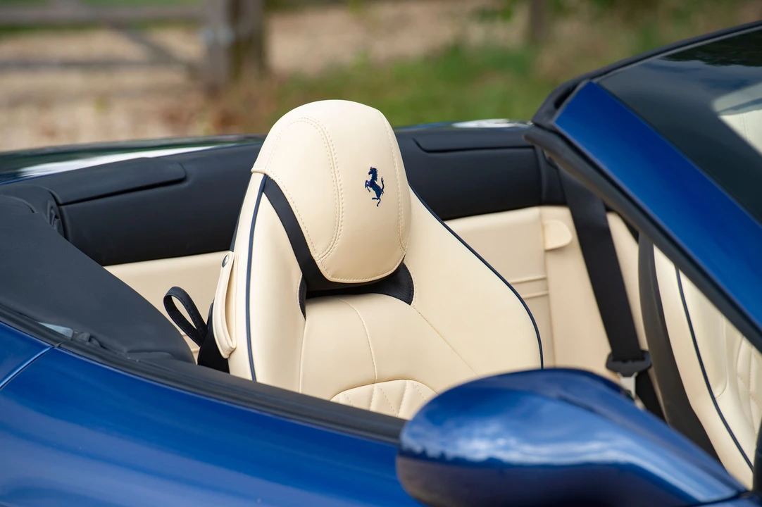 2017 Ferrari California T - Image 12 of 21