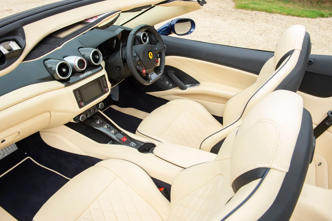 2017 Ferrari California T - Image 7 of 21