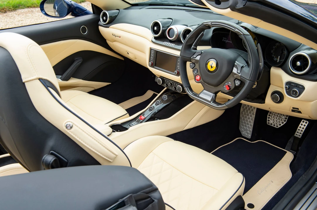 2017 Ferrari California T - Image 20 of 21