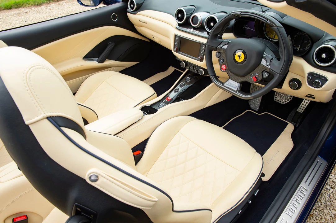 2017 Ferrari California T - Image 3 of 21