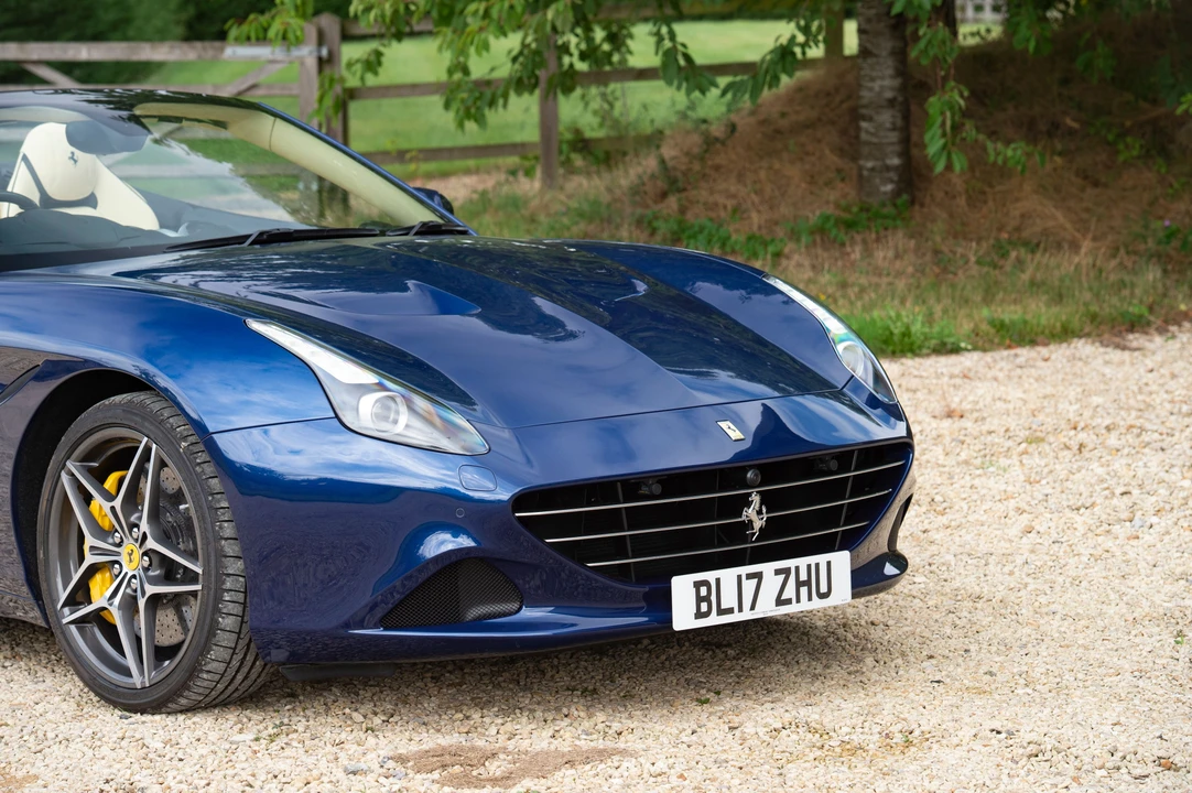 2017 Ferrari California T - Image 14 of 21