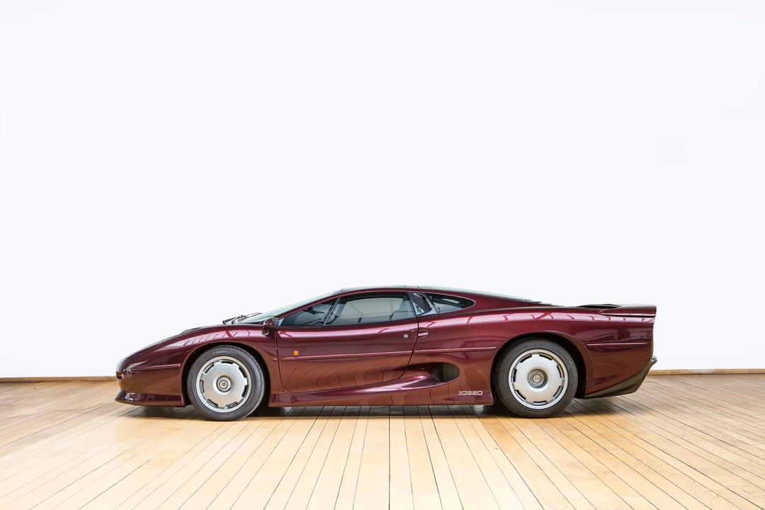 1992 Jaguar XJ220 - Image 10 of 23