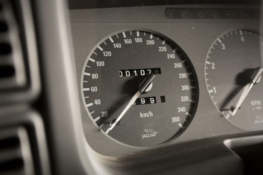 1992 Jaguar XJ220 - Image 12 of 23