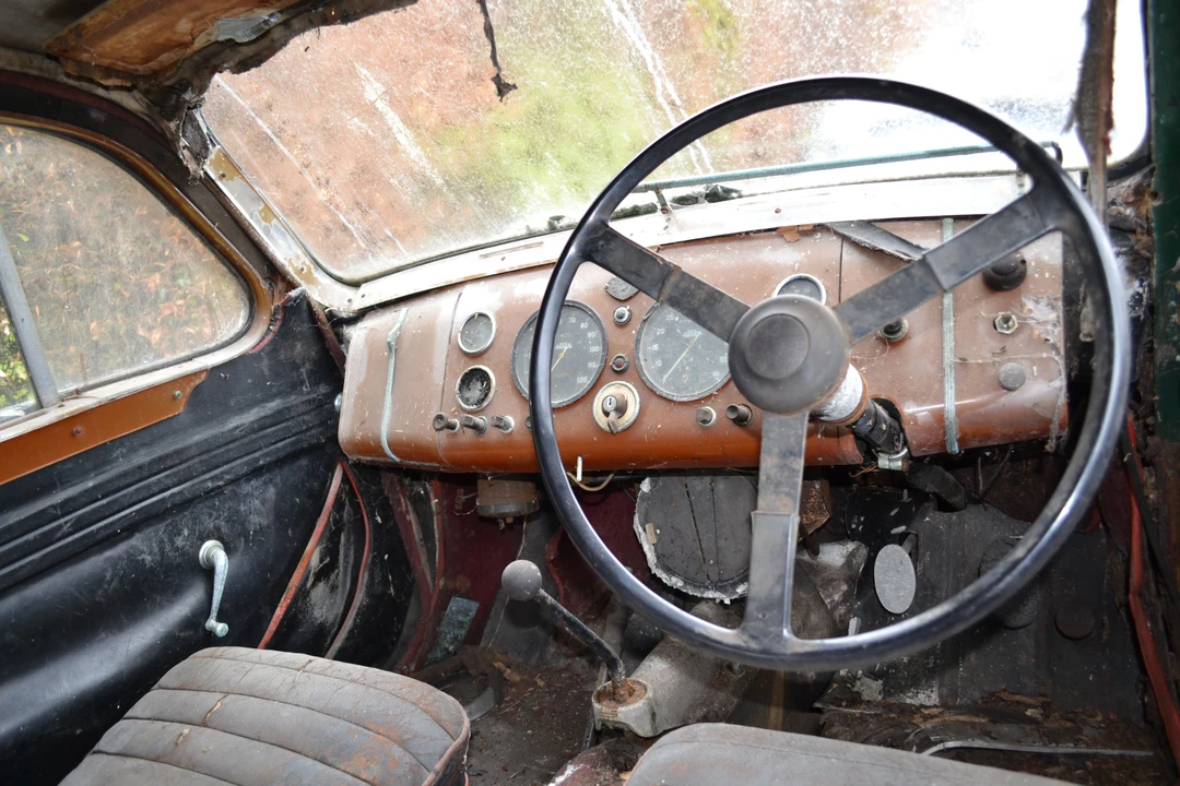 Healey - Image 4 of 4