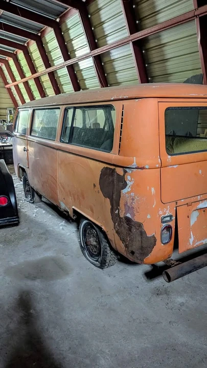 Volkswagen Type 2 - Image 4 of 6
