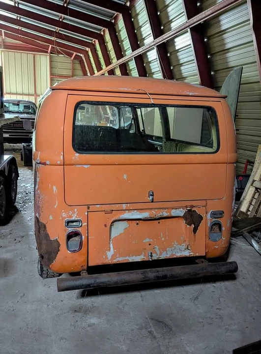 Volkswagen Type 2 - Image 3 of 6