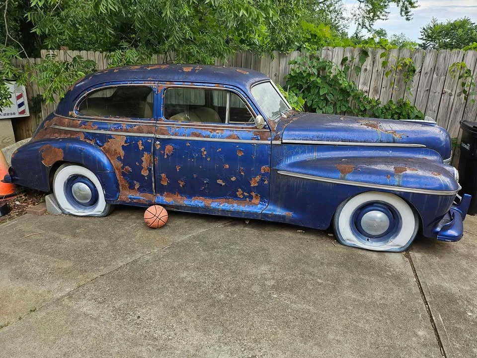 1941 Oldsmobile 98 - Image 2 of 4