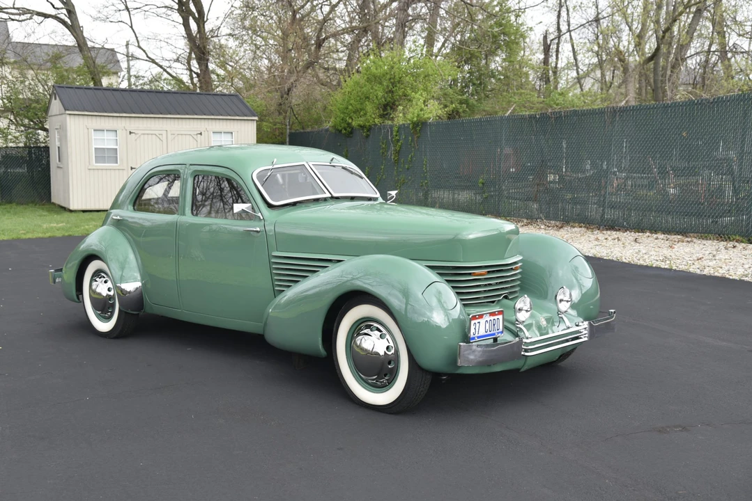 1937 Cord 810 & 812 - Image 17 of 31