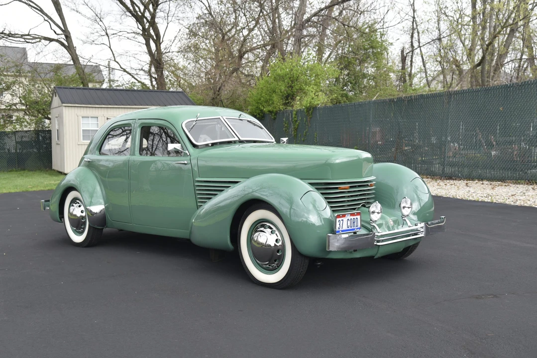1937 Cord 810 & 812 - Image 16 of 31