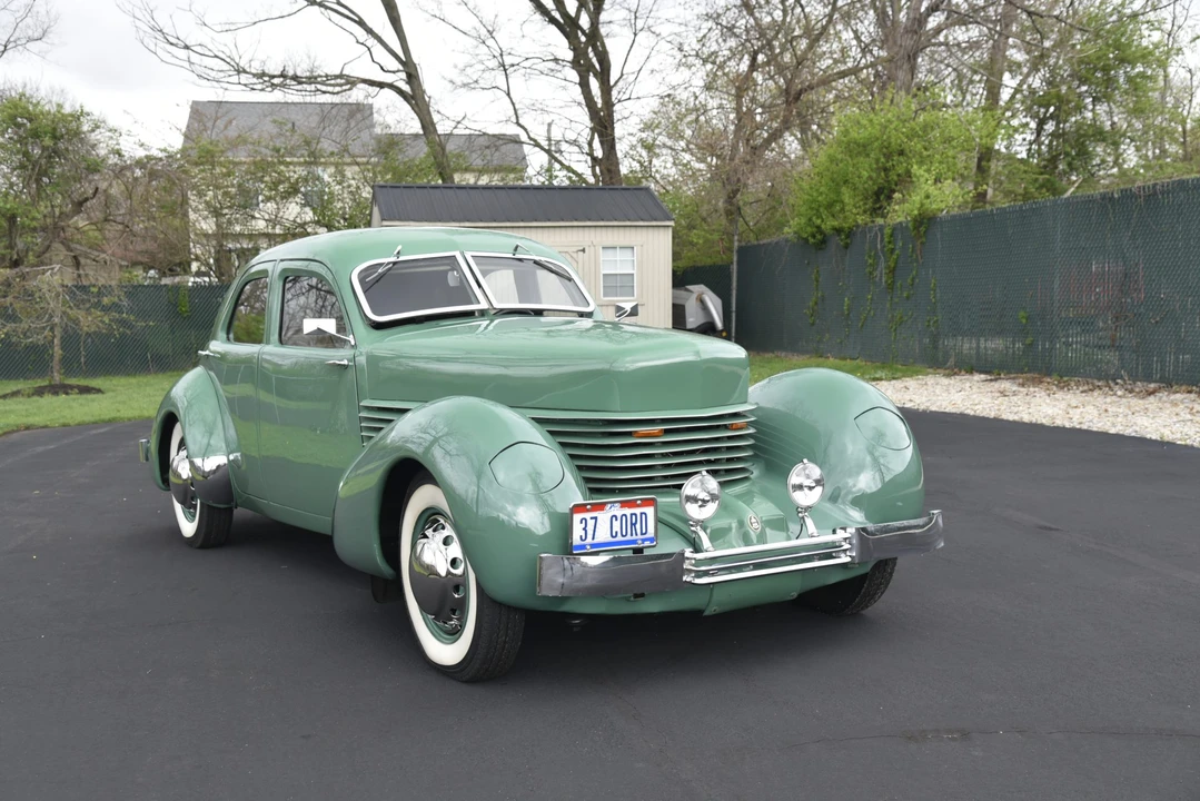 1937 Cord 810 & 812 - Image 12 of 31