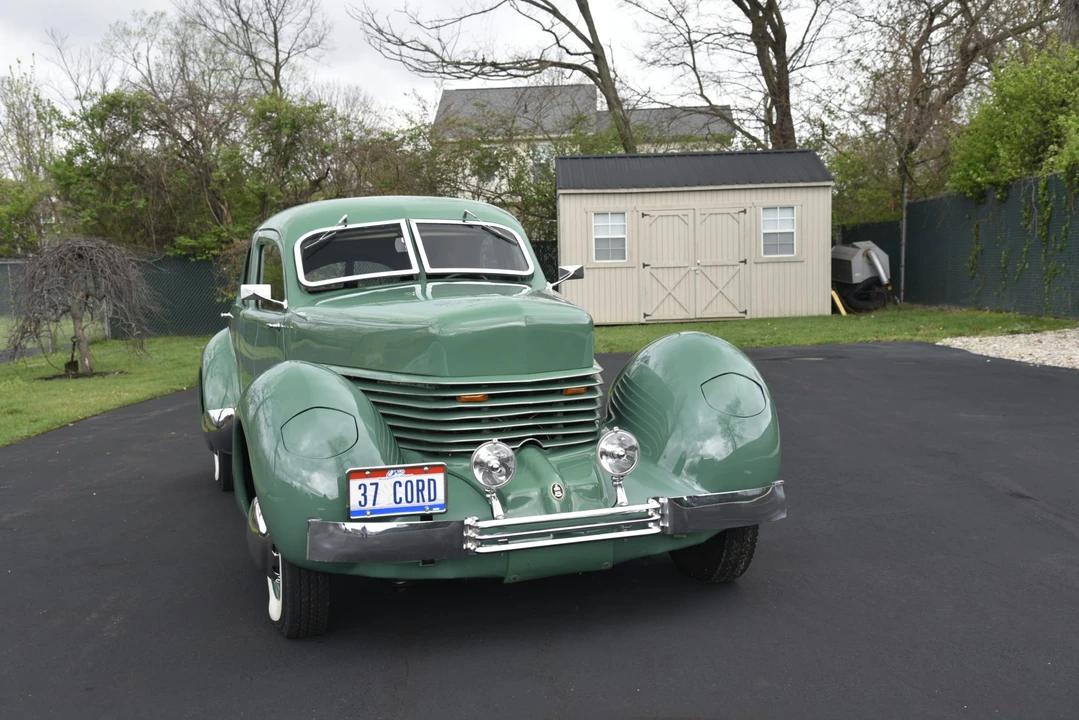 1937 Cord 810 & 812 - Image 9 of 31