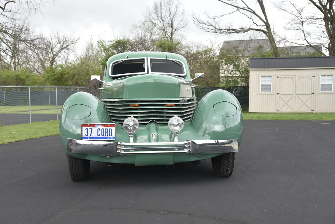 1937 Cord 810 & 812 - Image 5 of 31