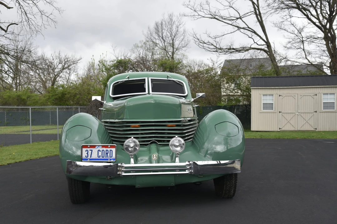 1937 Cord 810 & 812 - Image 6 of 31