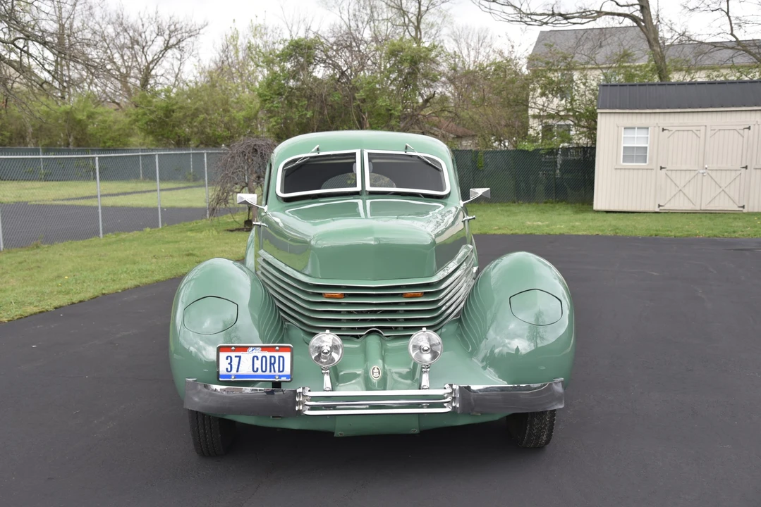 1937 Cord 810 & 812 - Image 7 of 31