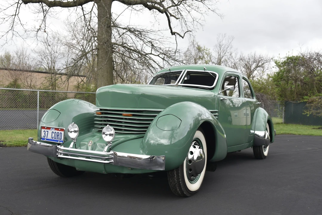 1937 Cord 810 & 812 - Image 4 of 31
