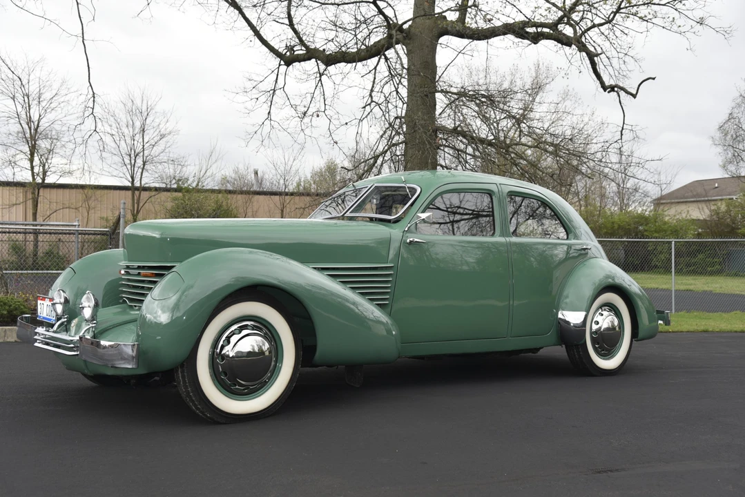 1937 Cord 810 & 812 - Image 31 of 31