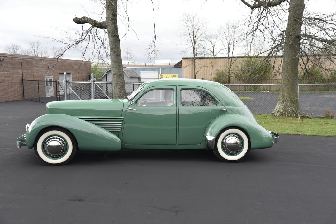 1937 Cord 810 & 812 - Image 30 of 31