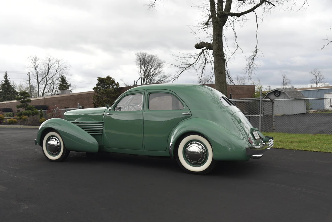 1937 Cord 810 & 812 - Image 29 of 31
