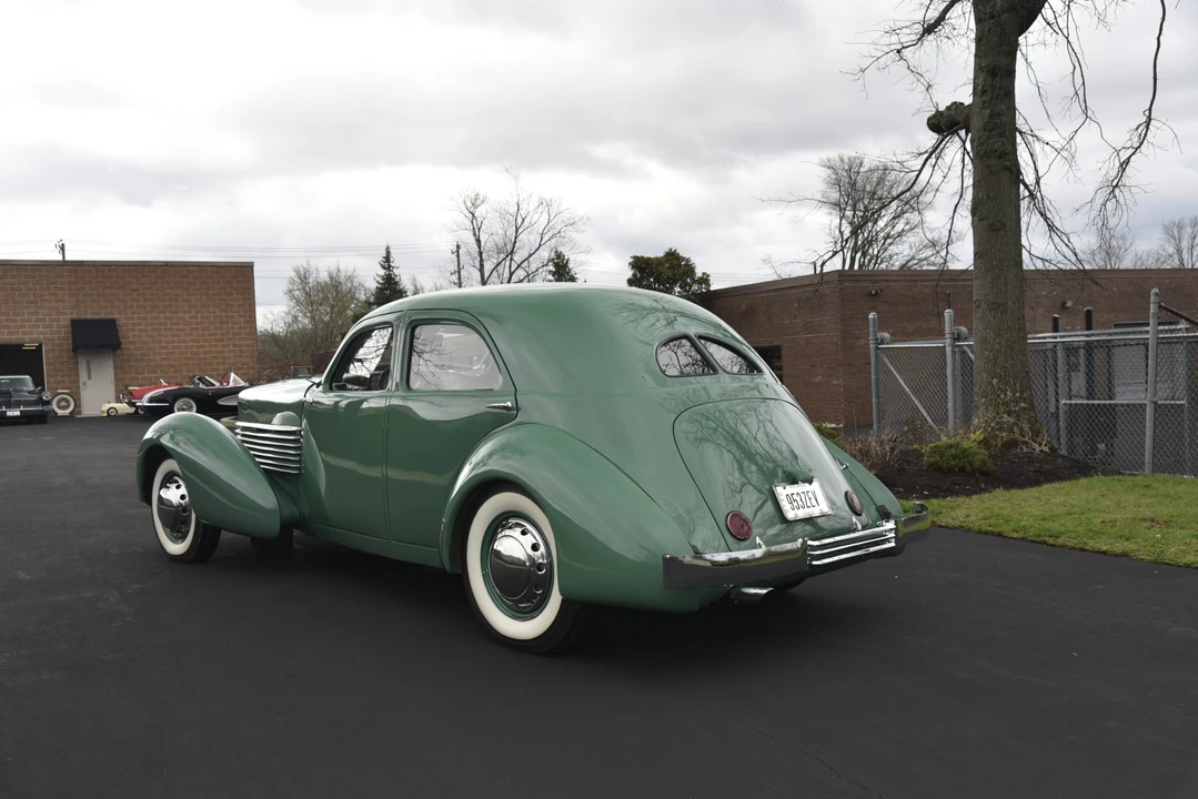 1937 Cord 810 & 812 - Image 27 of 31