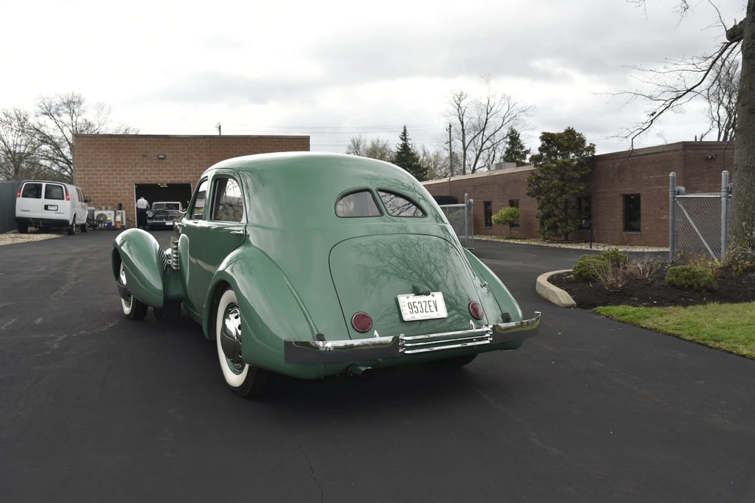1937 Cord 810 & 812 - Image 26 of 31