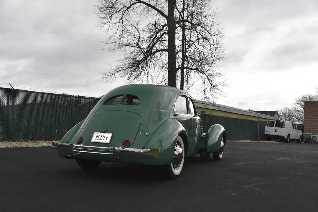 1937 Cord 810 & 812 - Image 23 of 31