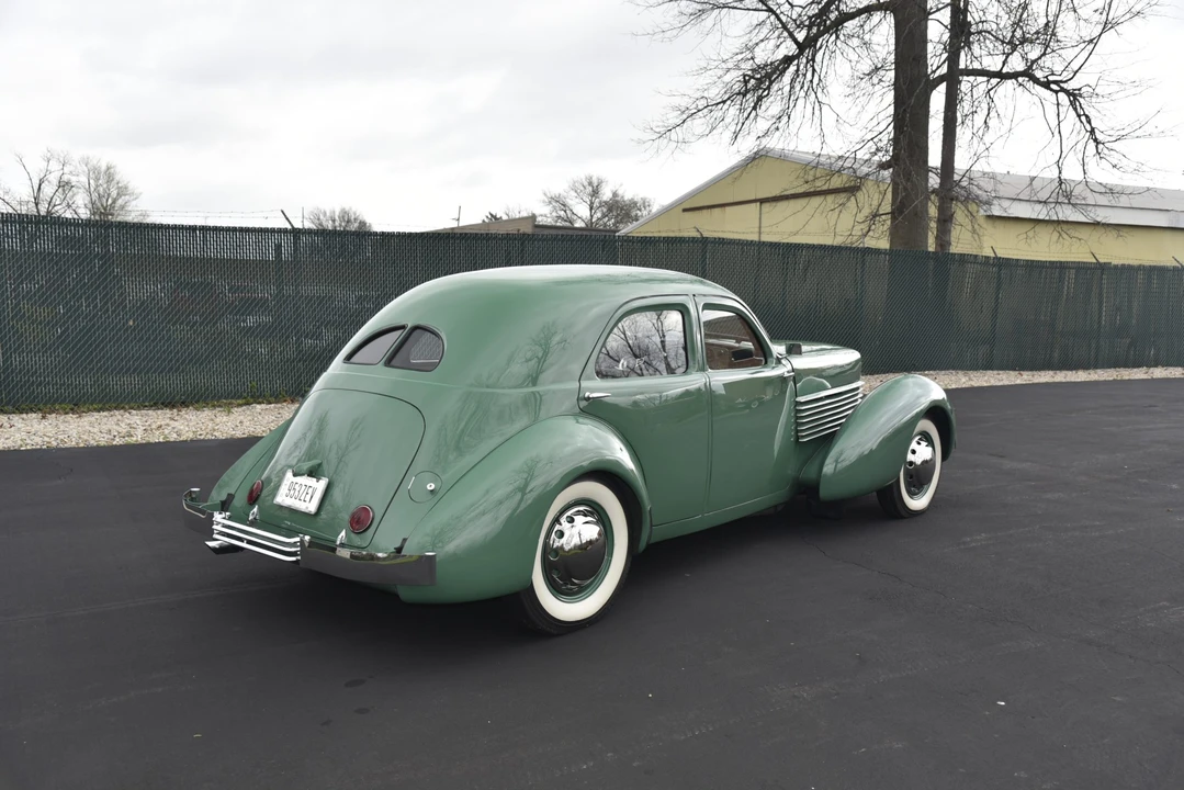 1937 Cord 810 & 812 - Image 22 of 31