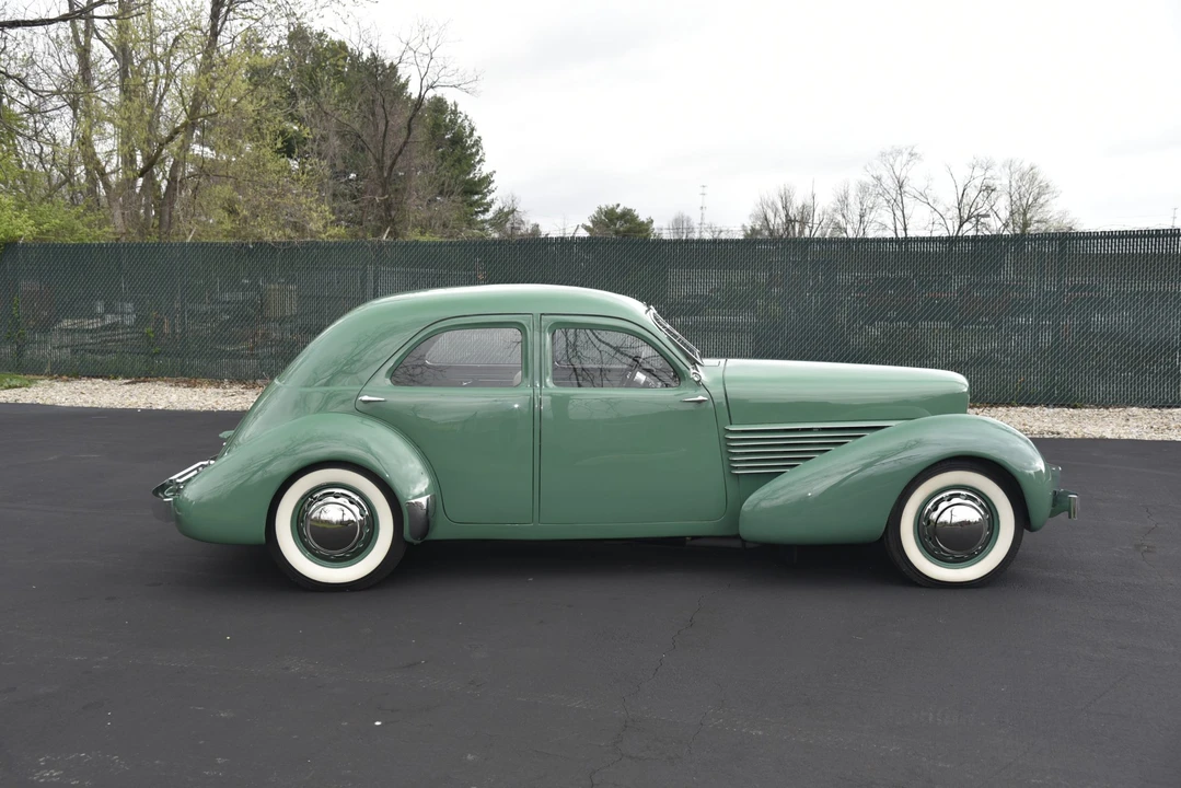 1937 Cord 810 & 812 - Image 21 of 31