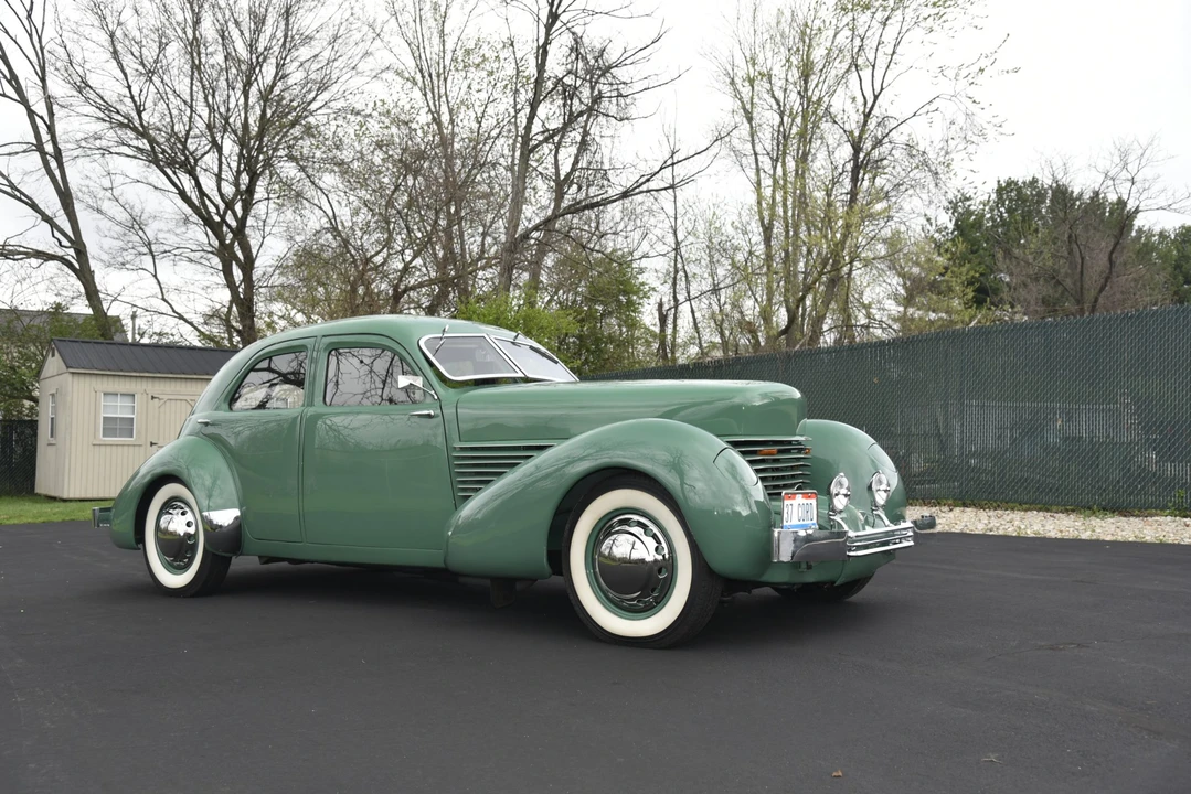 1937 Cord 810 & 812 - Image 19 of 31