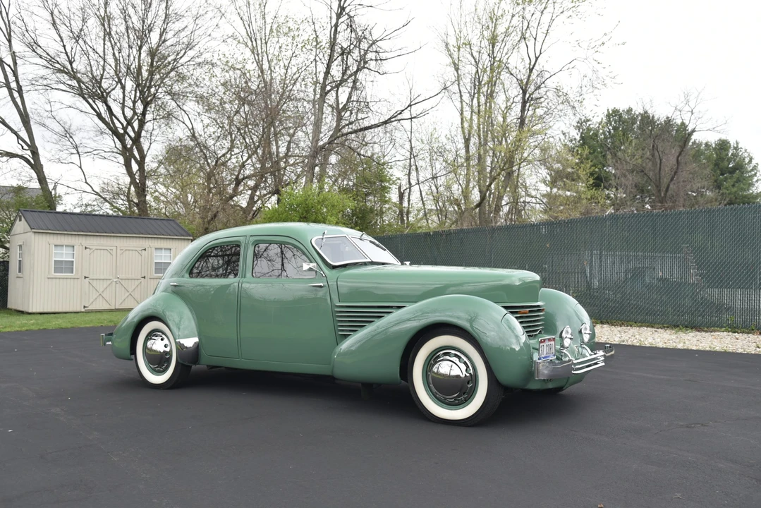 1937 Cord 810 & 812 - Image 18 of 31