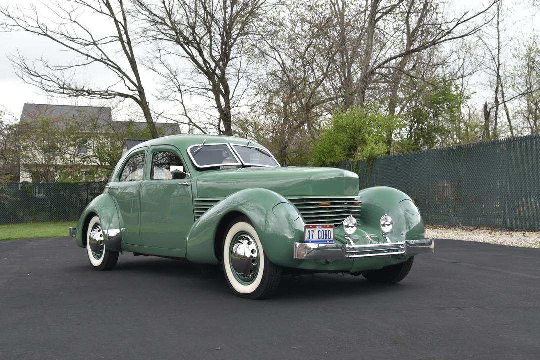 1937 Cord 810 & 812 - Image 13 of 31
