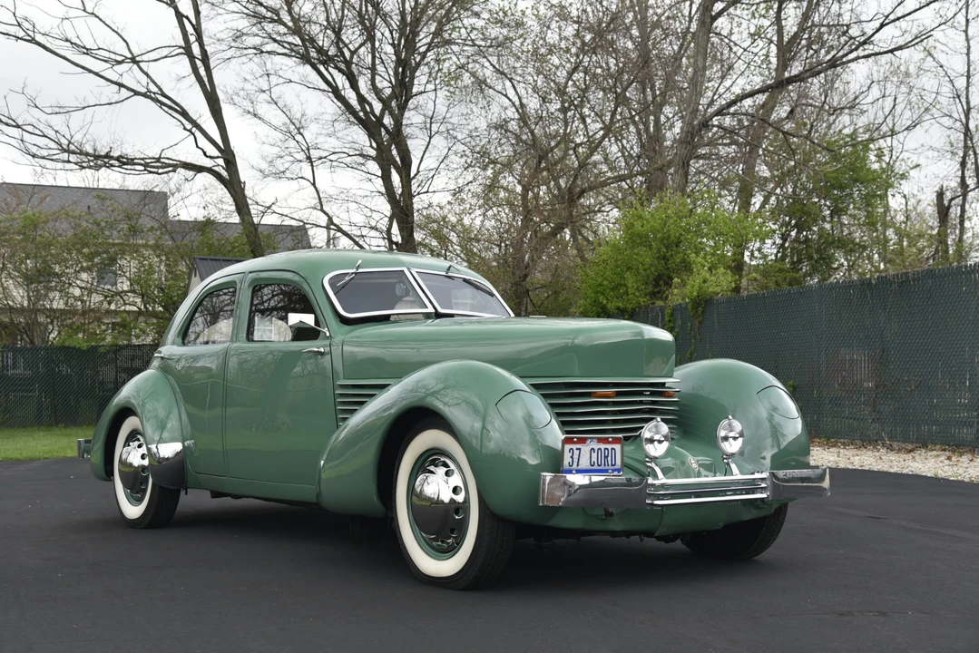 1937 Cord 810 & 812 - Image 14 of 31