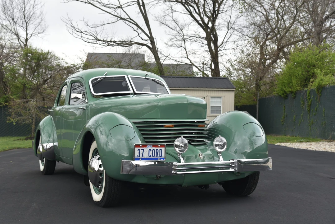 1937 Cord 810 & 812 - Image 11 of 31